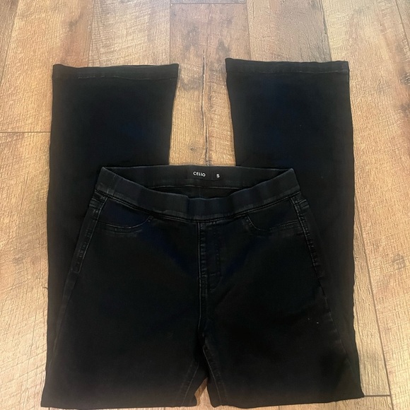 Cello Women's Classic Black Skinny Jeans - Picture 1 of 6